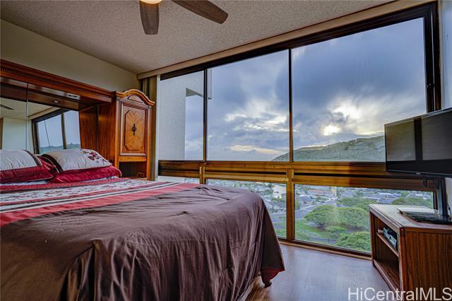 521 Hahaione St in Honolulu, HI - Building Photo - Building Photo
