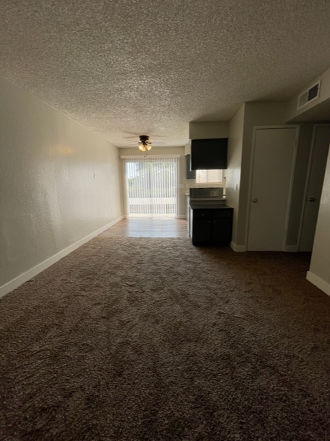4264 N Bengston Ave in Fresno, CA - Foto de edificio - Building Photo
