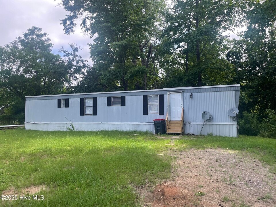 229 7th St in Rockingham, NC - Building Photo