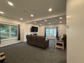 3 Highview Ct in Woodbury, NY - Building Photo - Building Photo