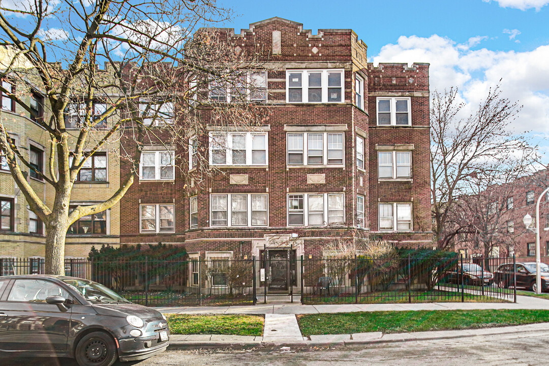 7755 S Kingston Ave in Chicago, IL - Building Photo