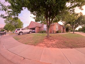 16721 Farmington Way in Edmond, OK - Building Photo - Building Photo