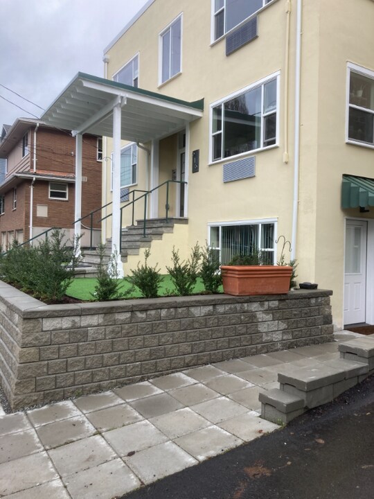 916 10th Ave E in Seattle, WA - Foto de edificio