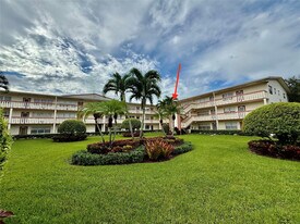 326 Preston H in Boca Raton, FL - Building Photo