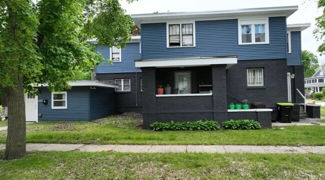 property at 602 Townsend St