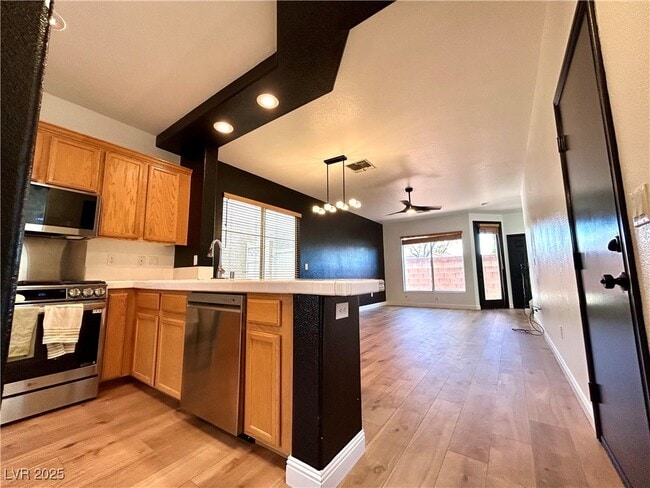 8278 Annual Ridge St in Las Vegas, NV - Building Photo - Building Photo