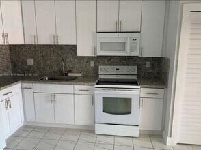 5420 W 26th Ave in Hialeah, FL - Building Photo - Building Photo