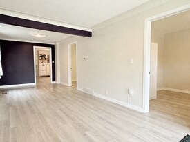 1091 Marion Ave in Windsor, ON - Building Photo