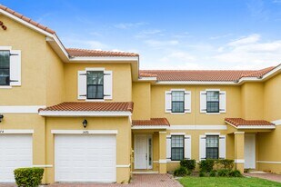 1470 Pacific Rd in Poinciana, FL - Building Photo