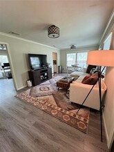 4337 Donnelly Ave in Fort Worth, TX - Building Photo - Building Photo