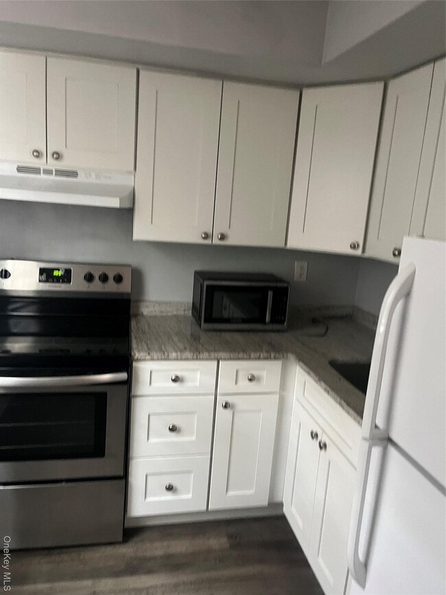 27 N Rte 303 in Congers, NY - Building Photo - Building Photo