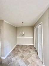 300 Springdale Dr in Lagrange, GA - Building Photo - Building Photo