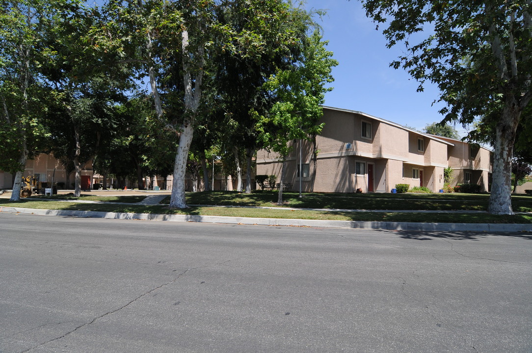 Village Meadows in Hemet, CA - Building Photo