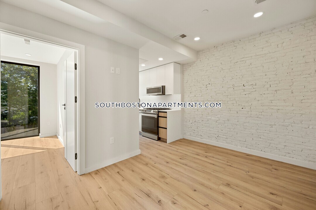 141 N St, Unit 2 in Boston, MA - Building Photo