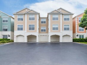 Discovery Palms in Orlando, FL - Building Photo - Building Photo