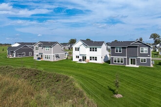 The Enclave at Lexington Waters in Blaine, MN - Building Photo - Building Photo