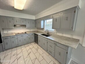 205 Sunset Ln in Panama City Beach, FL - Building Photo - Building Photo