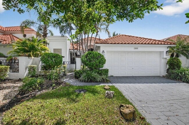 5850 NW 21st Ave in Boca Raton, FL - Foto de edificio - Building Photo