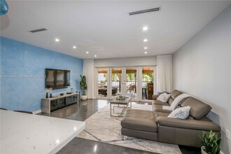 16424 Briar Patch Pl in Miami Lakes, FL - Building Photo - Building Photo