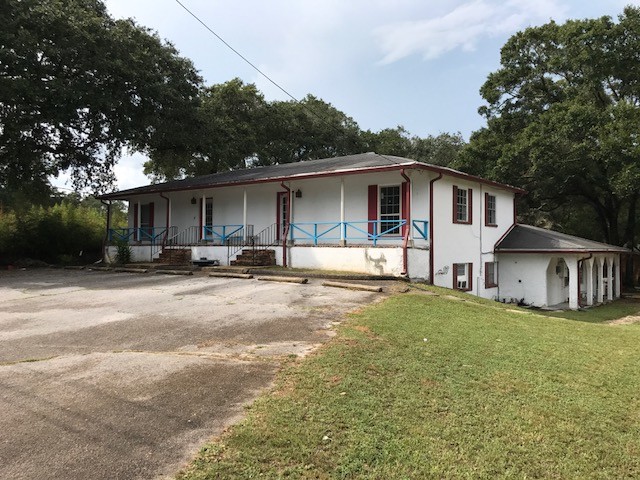 6200 W Fairfield Dr in Pensacola, FL - Building Photo