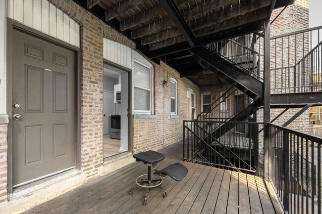 4750 S Calumet Ave Chicago, IL 60615 in Chicago, IL - Foto de edificio - Building Photo