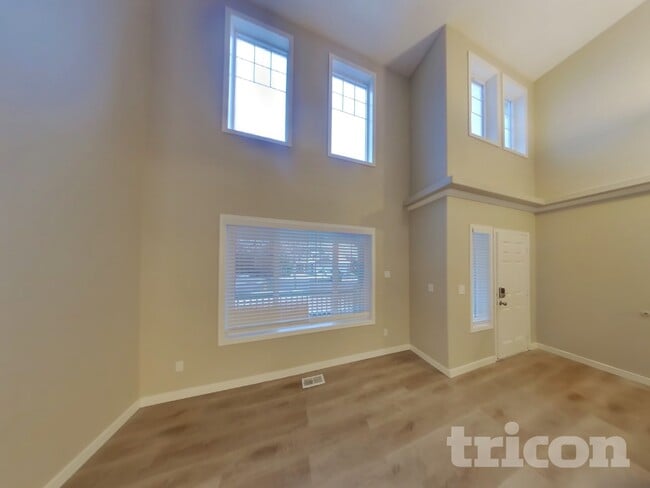 8423 175th St NE in Arlington, WA - Foto de edificio - Building Photo