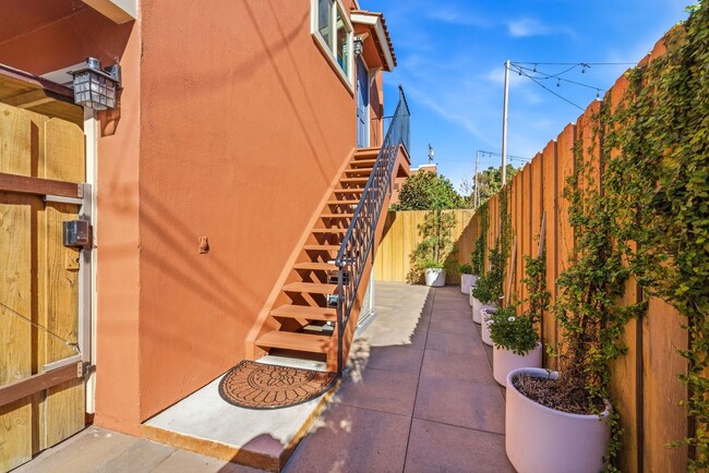 316 E Palmyra Ave in Orange, CA - Building Photo - Building Photo