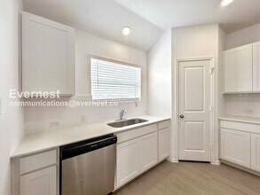 300 Dreyer in Kyle, TX - Building Photo - Building Photo