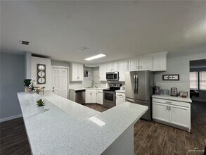 3000 Royal Palms Cir in McAllen, TX - Building Photo - Building Photo