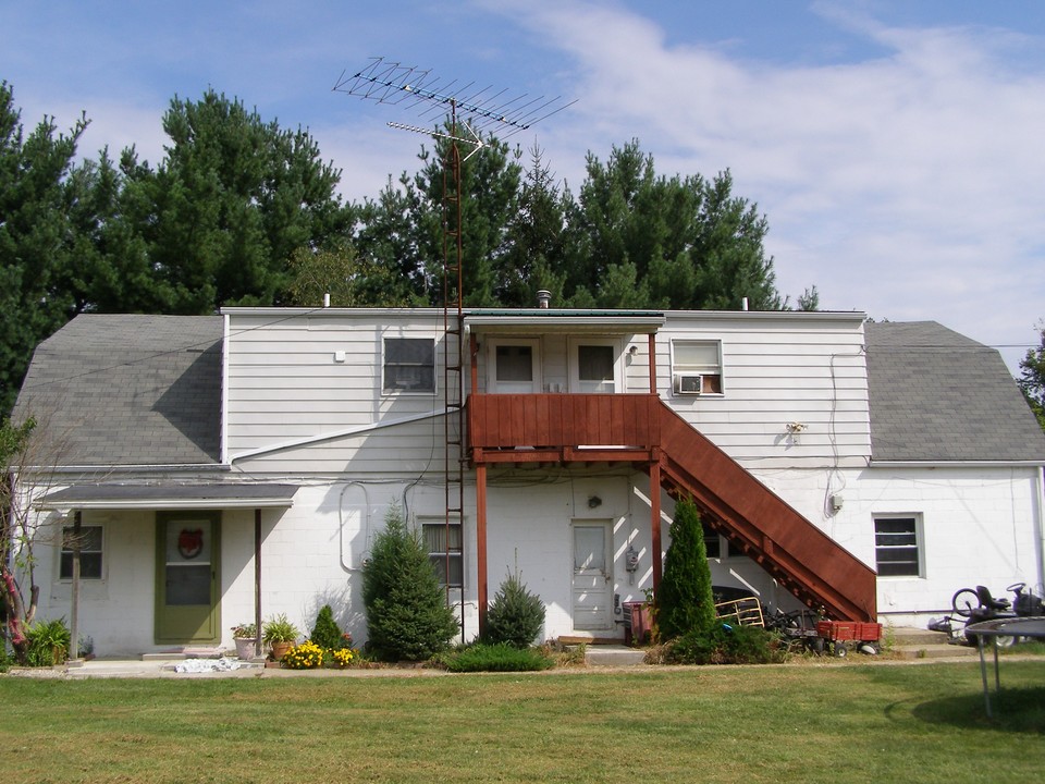 719 N Washington St in Utica, OH - Building Photo