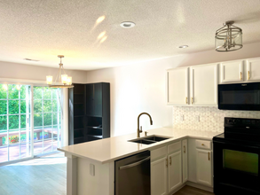 338 Bishop Hicks Ct in Inman, SC - Building Photo - Building Photo