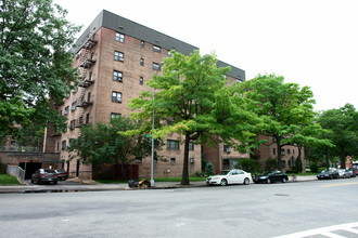 13820 31st Rd in Flushing, NY - Building Photo - Building Photo