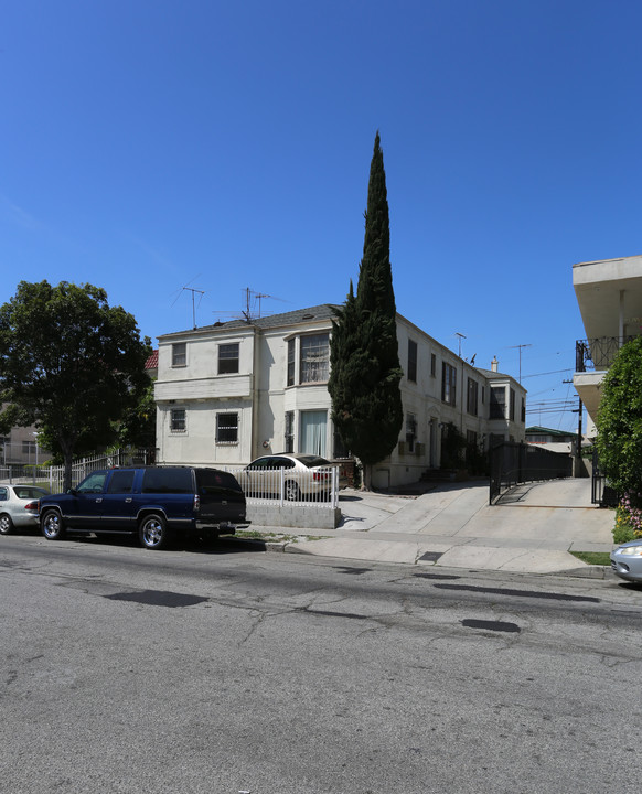 923-925 N Ardmore Ave in Los Angeles, CA - Building Photo