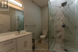 400 Queen St W in Toronto, ON - Building Photo - Building Photo