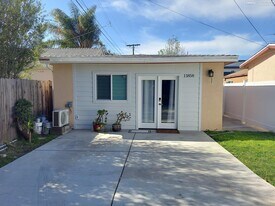 11858 Beatrice St in Los Angeles, CA - Building Photo