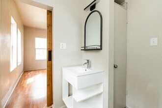 905 N 9th St in Temple, TX - Building Photo - Building Photo