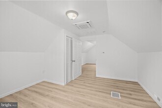 318 Essex Ave in Cherry Hill Township, NJ - Building Photo - Building Photo