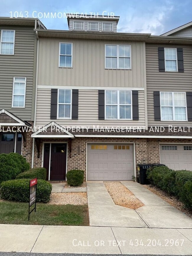 property at 1043 Commonwealth Cir