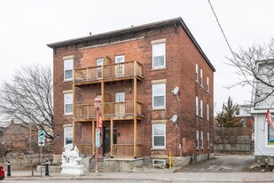 887 Somerset St W in Ottawa, ON - Building Photo