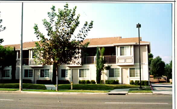 758 W Phillips St in Ontario, CA - Building Photo