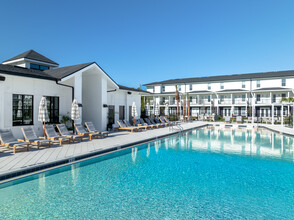 Welcome Canary in Lakeland, FL - Foto de edificio - Building Photo