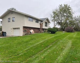 4842 Merwin Rd in Lapeer, MI - Building Photo