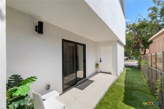 1210 Angelina St in Austin, TX - Building Photo - Building Photo