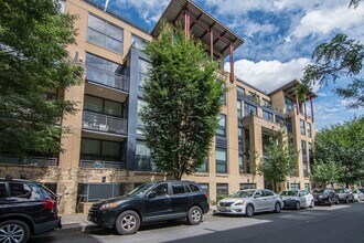 2301 Champlain St NW in Washington, DC - Foto de edificio - Building Photo