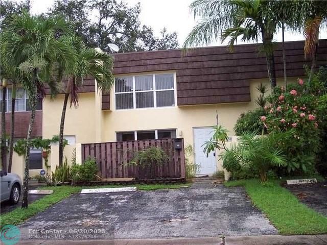 3750 SW 60th Terrace in Davie, FL - Building Photo - Building Photo