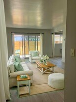 18881 Mora Kai Ln, Unit 16 in Huntington Beach, CA - Building Photo