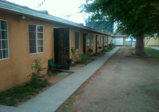 428 N Poplar Ave in Montebello, CA - Building Photo - Building Photo