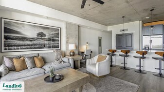 221 Main St N in St. Petersburg, FL - Building Photo