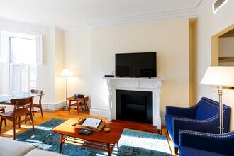 387 Commonwealth Ave, Unit 3 in Boston, MA - Building Photo - Building Photo