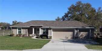 381 E Dusty Ct in Hernando, FL - Building Photo